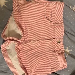 red and white H&M stripped shorts